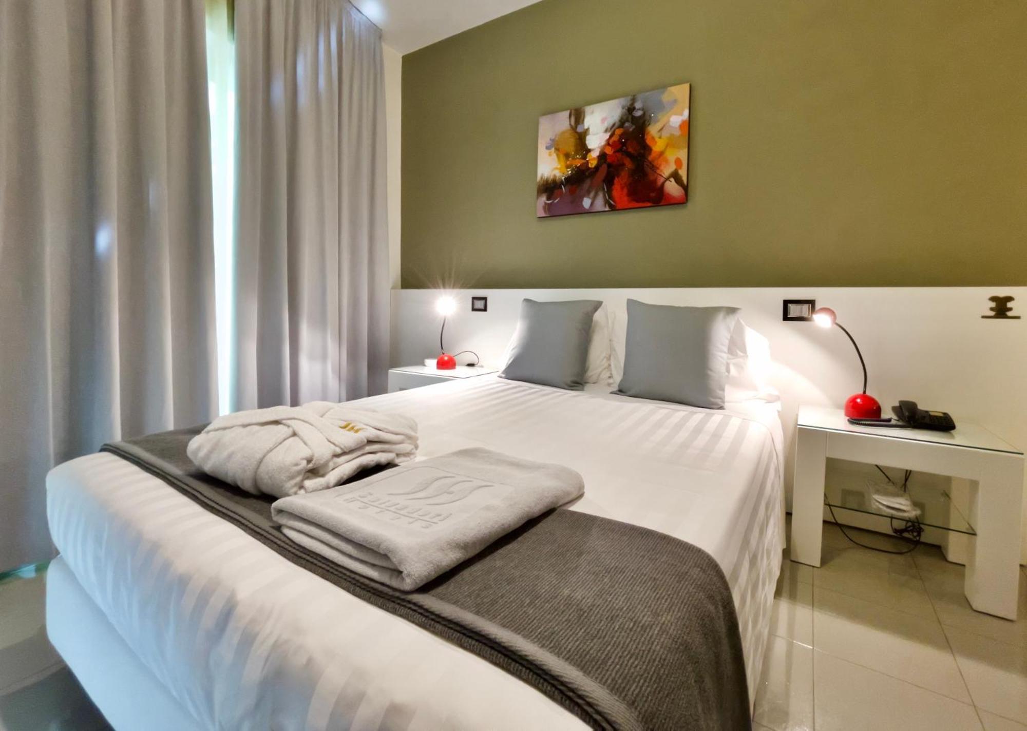 Monaco Suites Hotel Линьяно-Саббьядоро Номер фото